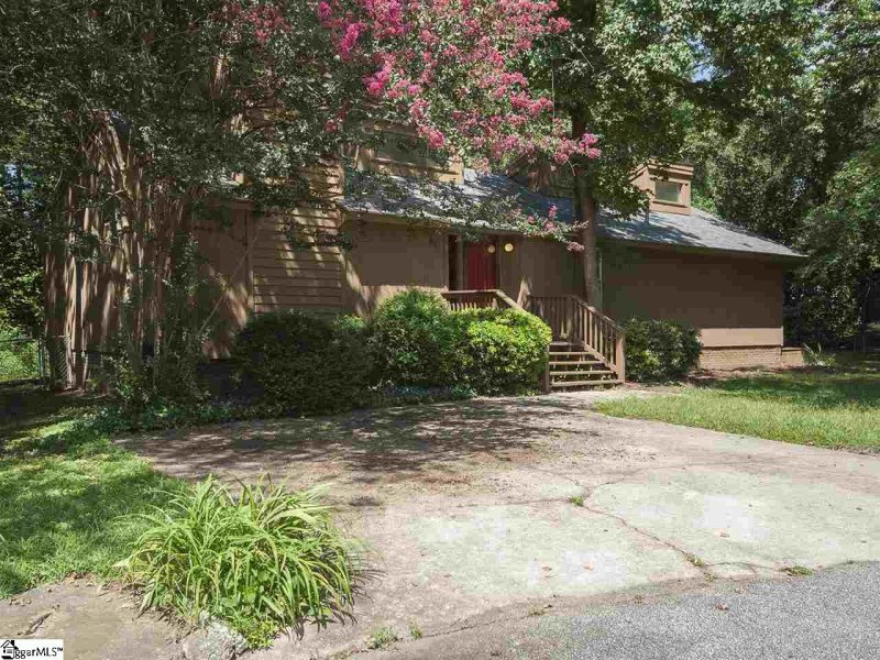 Property image 2 at 10 Blairhunt Drive, Taylors, SC 29687