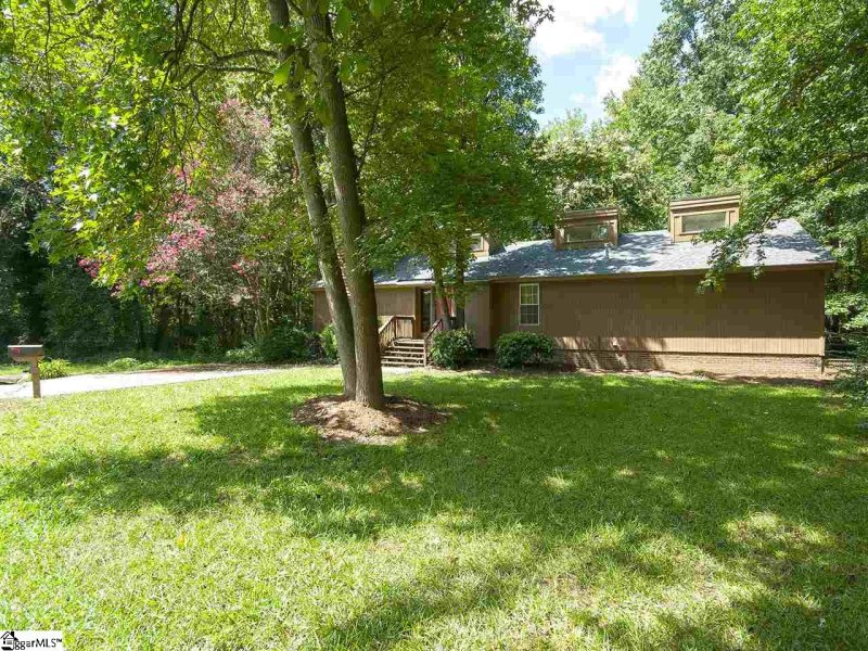 Property image 3 at 10 Blairhunt Drive, Taylors, SC 29687