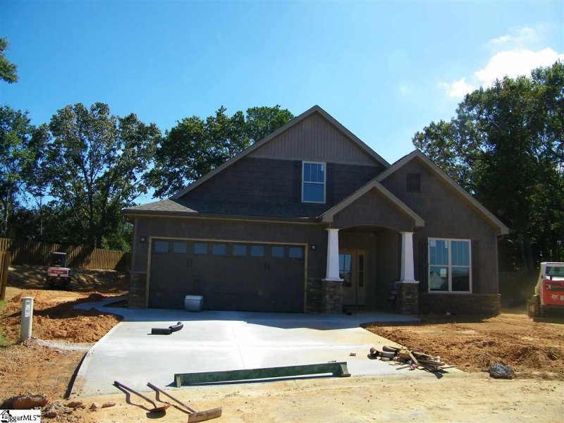 Property image 2 at 827 LYNSHIRE Lane, Moore, SC 29369