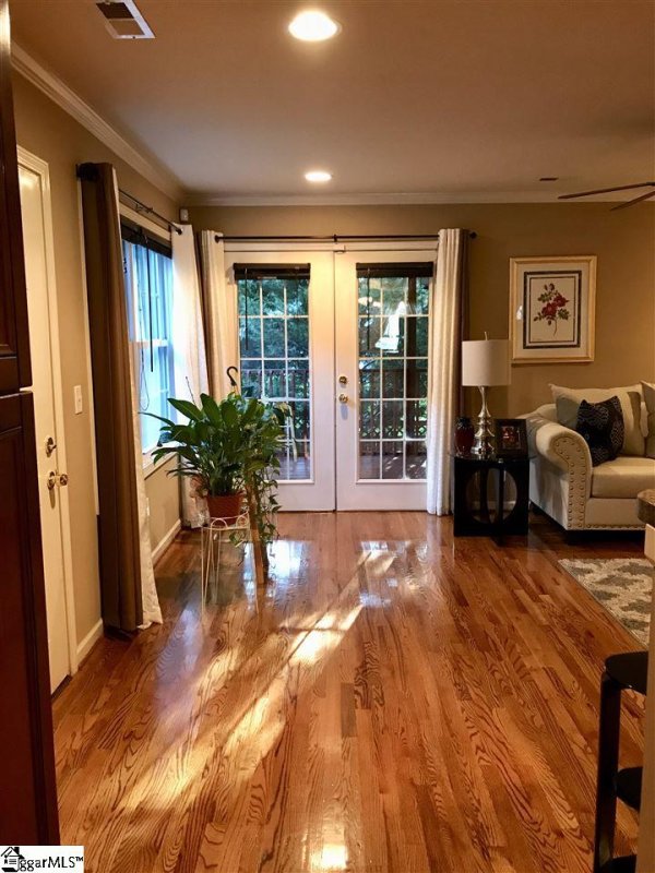 Property image 2 at 1144 E Lee Road, Taylors, SC 29687