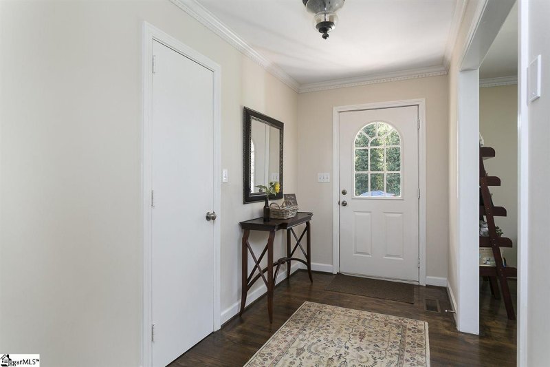 Property image 2 at 304 Bella Vista Drive, Easley, SC 29640