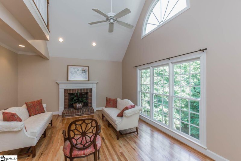 Property image 5 at 313 Greenview Circle, Greenville, SC 29609