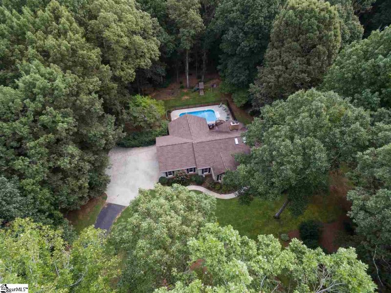 Property image 2 at 408 Lakewinds Boulevard, Inman, SC 29349