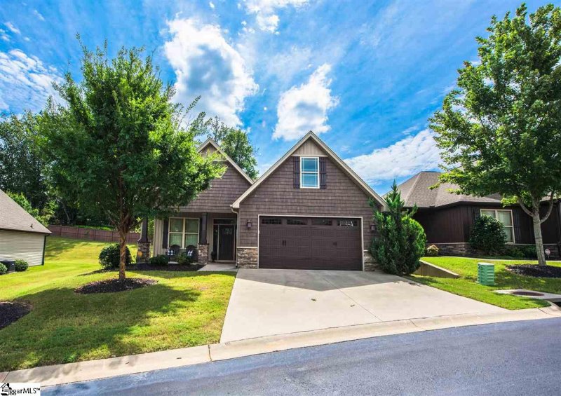 Property image 2 at 32 Litten Way, Greenville, SC 29615