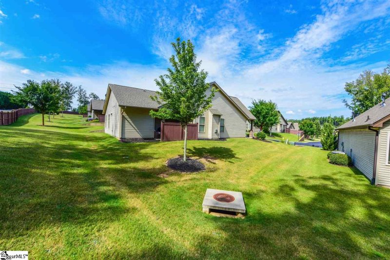 Property image 4 at 32 Litten Way, Greenville, SC 29615