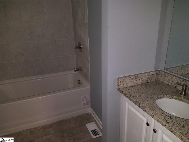 Property image 4 at 9 Elf Lane, Greenville, SC 29617