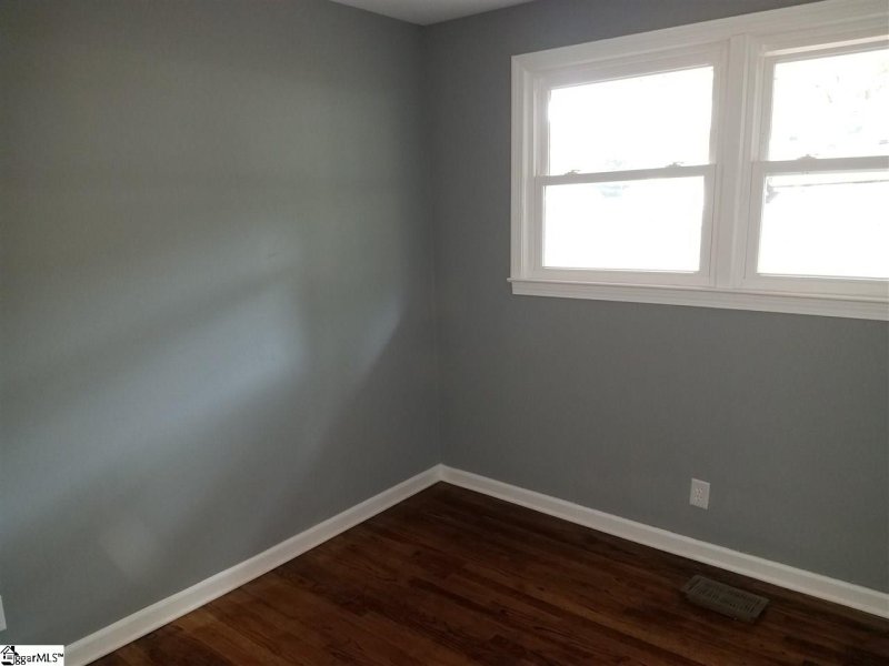 Property image 5 at 9 Elf Lane, Greenville, SC 29617