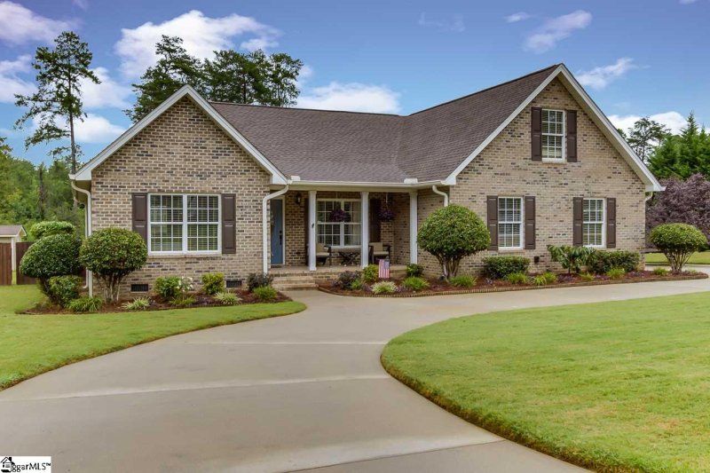 Property image 2 at 6 Nigh Oak Trace, Greer, SC 29651