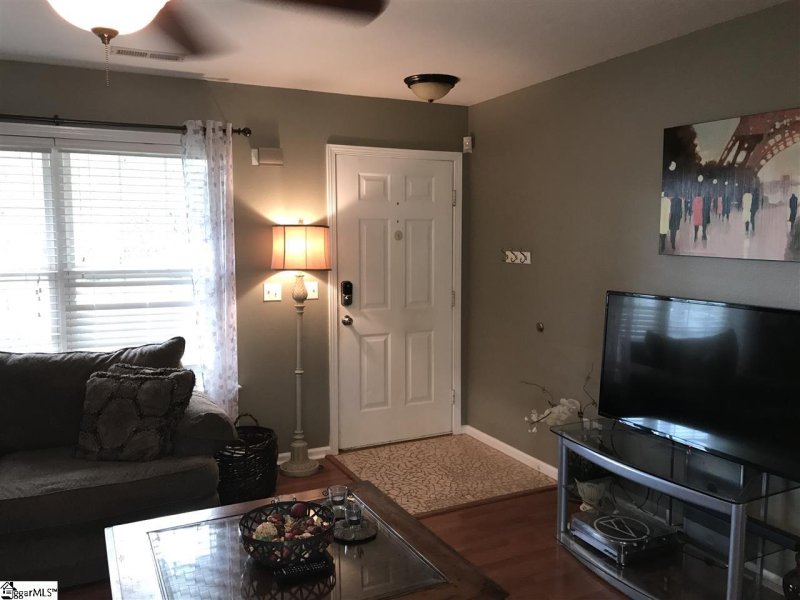 Property image 4 at 100 Viking Drive, Greer, SC 29651