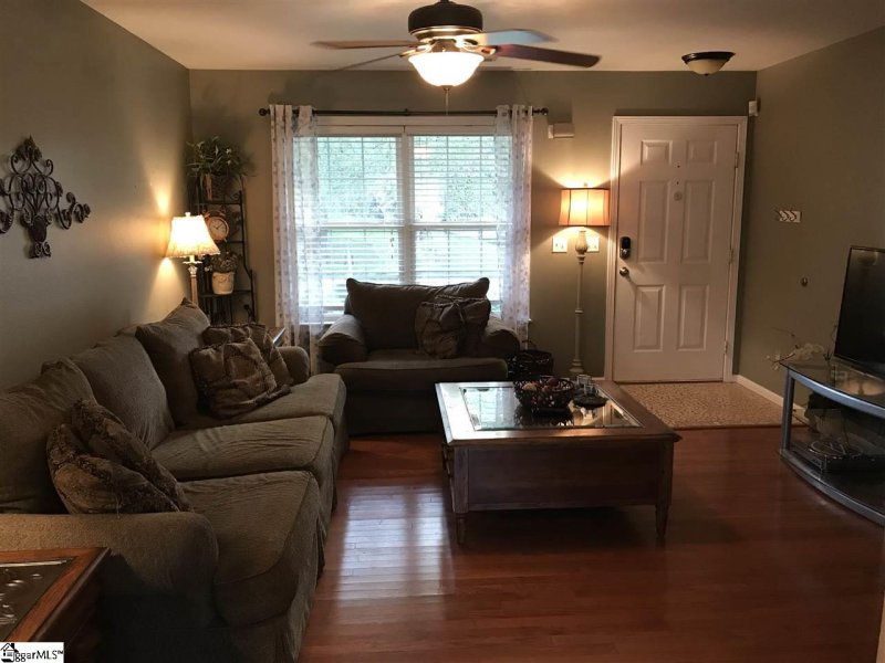 Property image 5 at 100 Viking Drive, Greer, SC 29651