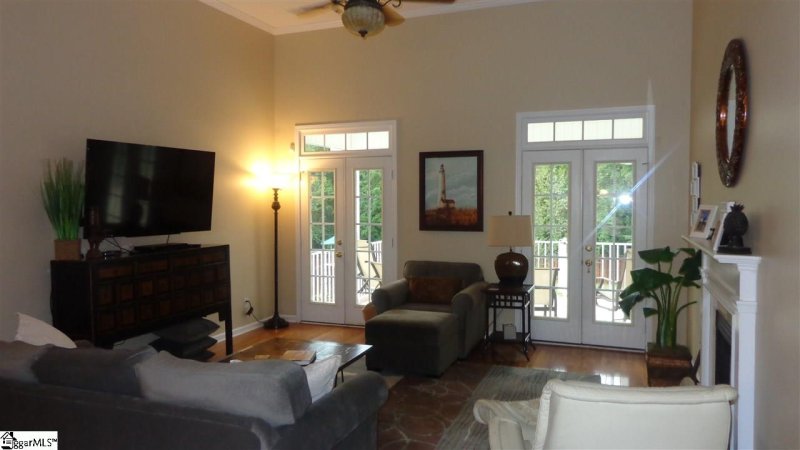 Property image 2 at 404 Winding Brook Court, Greenville, SC 29617