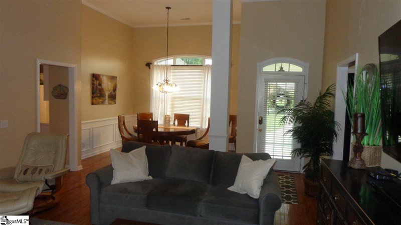 Property image 3 at 404 Winding Brook Court, Greenville, SC 29617