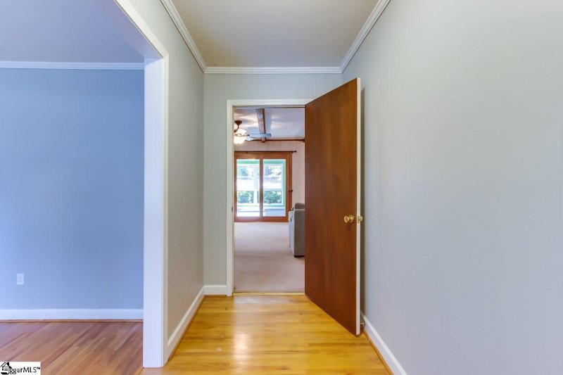 Property image 4 at 412 Rockmont Road, Greenville, SC 29615