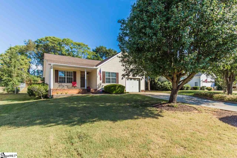 Property image 2 at 26 Michell Drive, Taylors, SC 29687