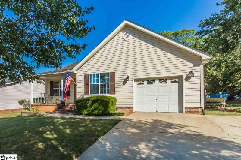 Property image 3 at 26 Michell Drive, Taylors, SC 29687