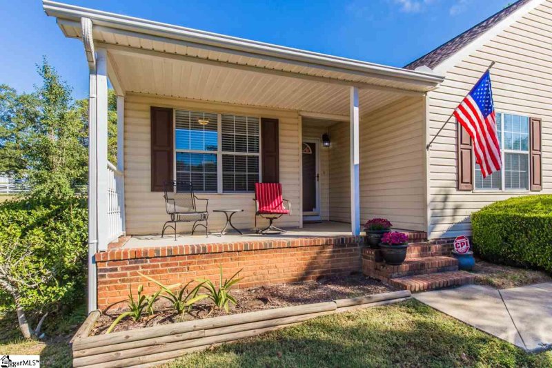 Property image 5 at 26 Michell Drive, Taylors, SC 29687