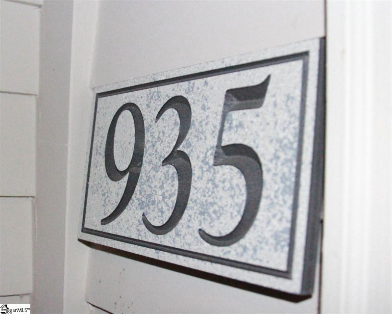 833 Old Greenville Highway