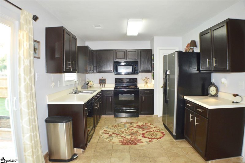 Property image 4 at 200 Clay Thorn Court, Greer, SC 29651