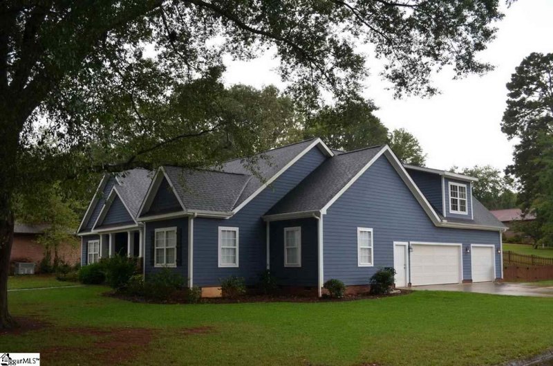 Property image 2 at 15 Stradley Terrace, Greenville, SC 29617