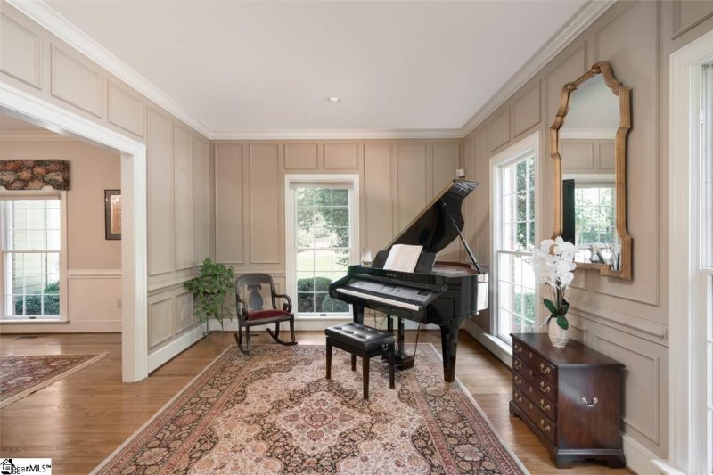 Property image 4 at 504 Huntington Road, Greenville, SC 29615