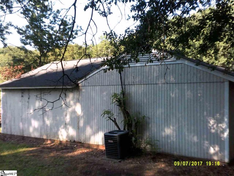 Property image 3 at 4 Newburg Court, Taylors, SC 29687