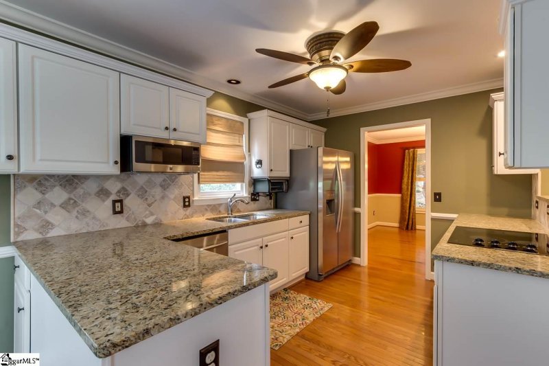 Property image 3 at 205 Plum Creek Lane, Greenville, SC 29607