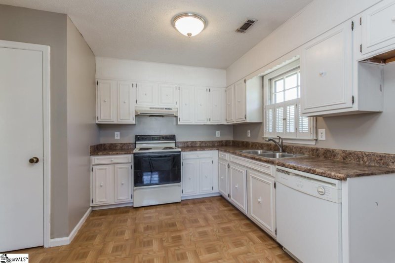 Property image 5 at 136 Becky Gibson Road, Greer, SC 29651