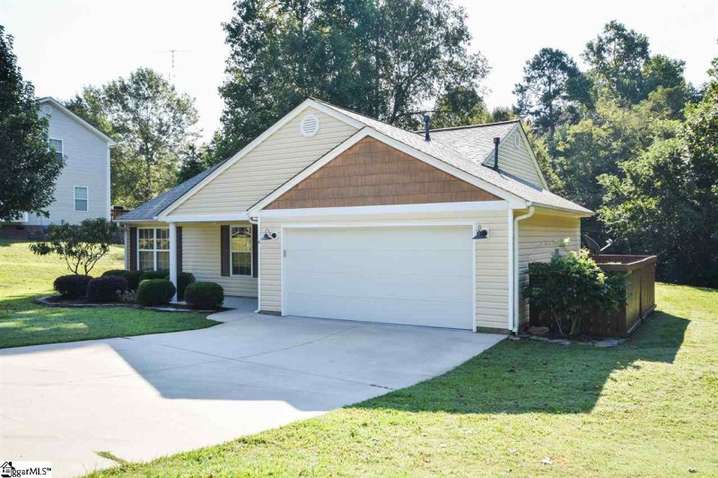 Property image 2 at 42 Ayersdale Drive, Taylors, SC 29687