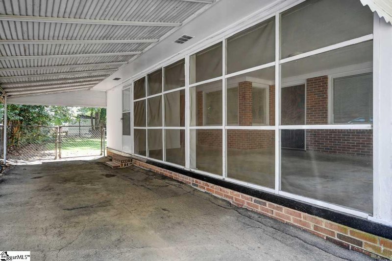 Property image 3 at 27 Twin Springs Drive, Greenville, SC 29605