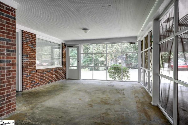 Property image 4 at 27 Twin Springs Drive, Greenville, SC 29605