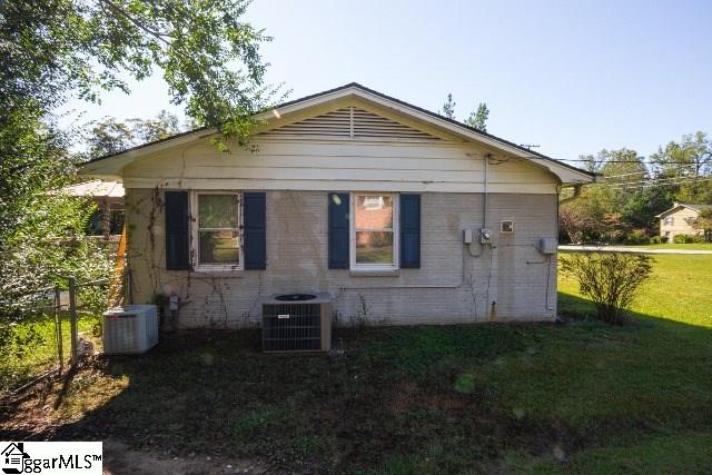 Property image 2 at 380 Lake Forest Drive, Spartanburg, SC 29307