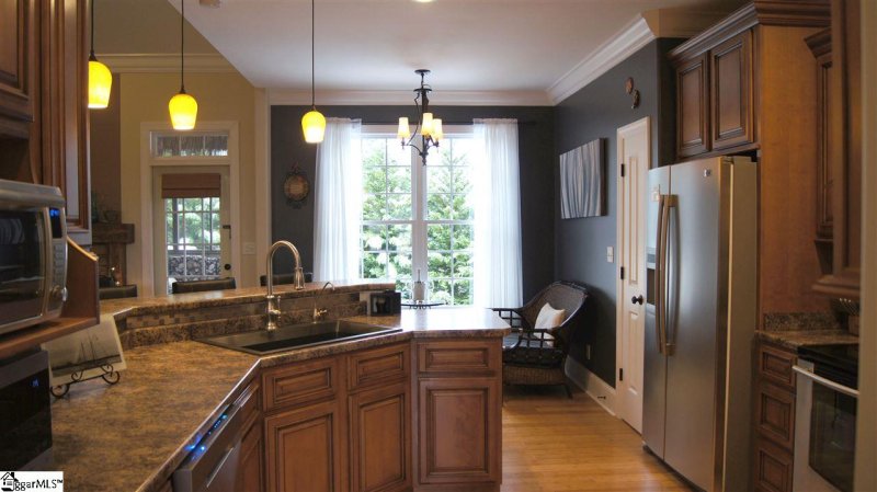 Property image 4 at 12 Darby Hill Lane, Taylors, SC 29687