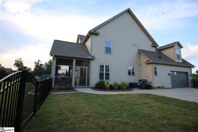 Property image 4 at 15 Hunters Landing Drive, Greer, SC 29651