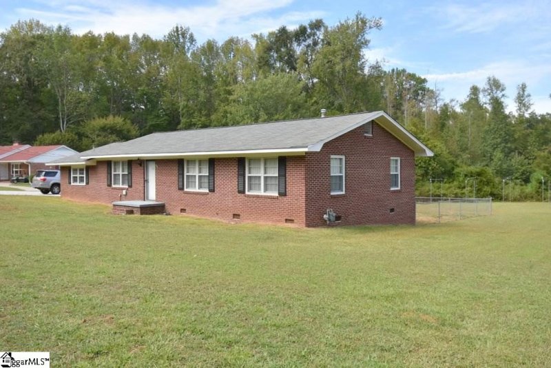 Property image 2 at 117 Kingston Drive, Laurens, SC 29360