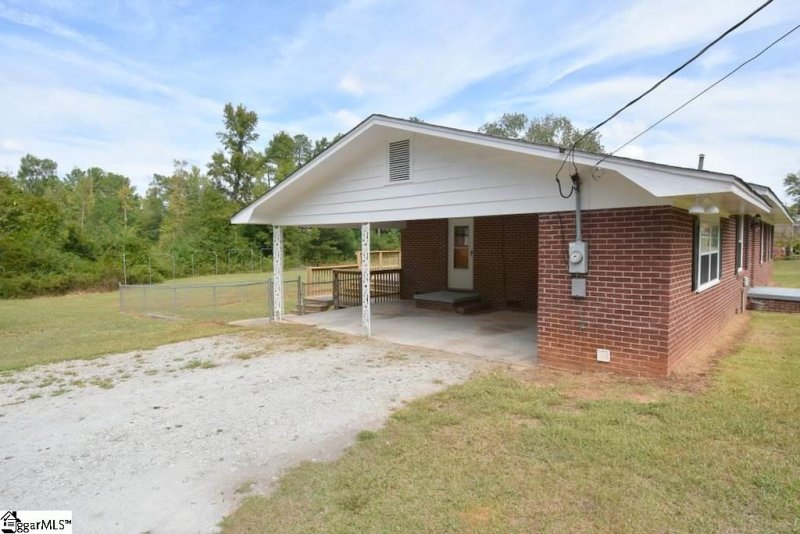 Property image 3 at 117 Kingston Drive, Laurens, SC 29360
