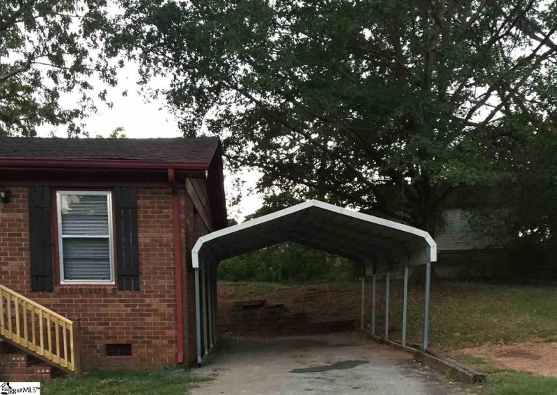 Property image 3 at 204 Mark Street, Easley, SC 29640-2733