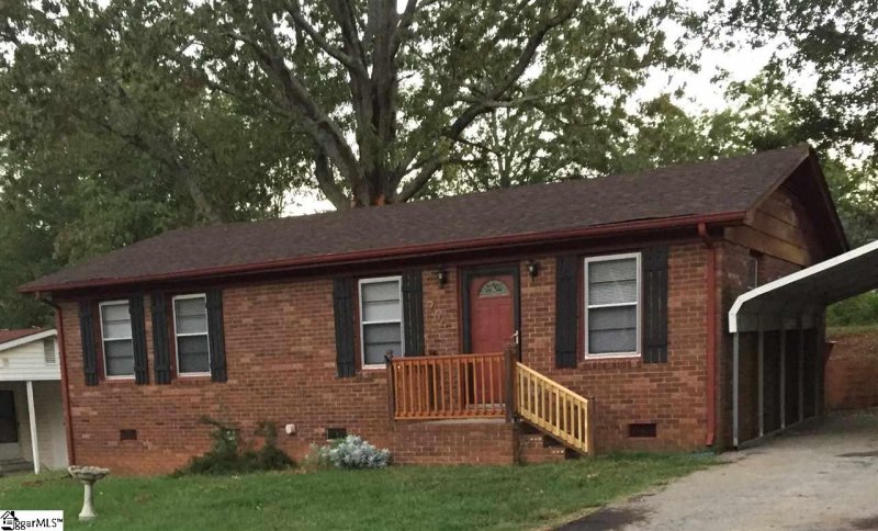 Property image 4 at 204 Mark Street, Easley, SC 29640-2733