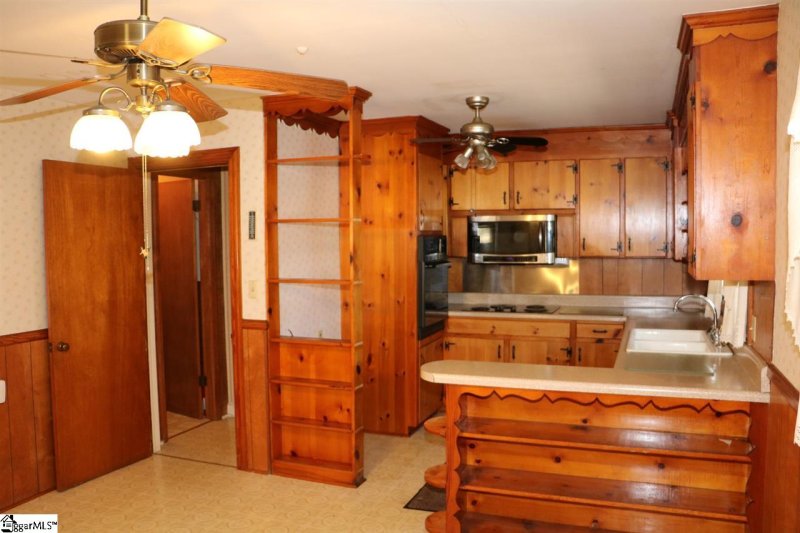 Property image 4 at 102 muse Circle, Greer, SC 29651