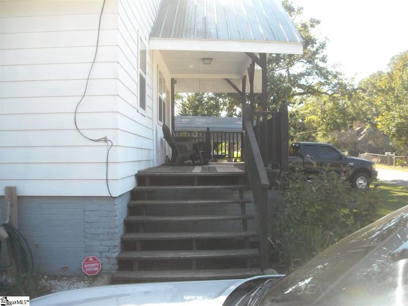 Property image 2 at 5 Clemson Street, Liberty, SC 29657