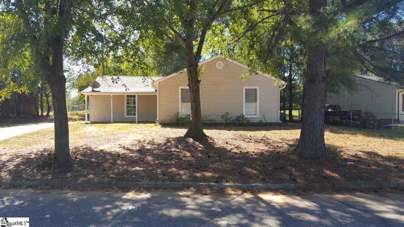 Property image 2 at 128 Osmond Drive, Taylors, SC 29687