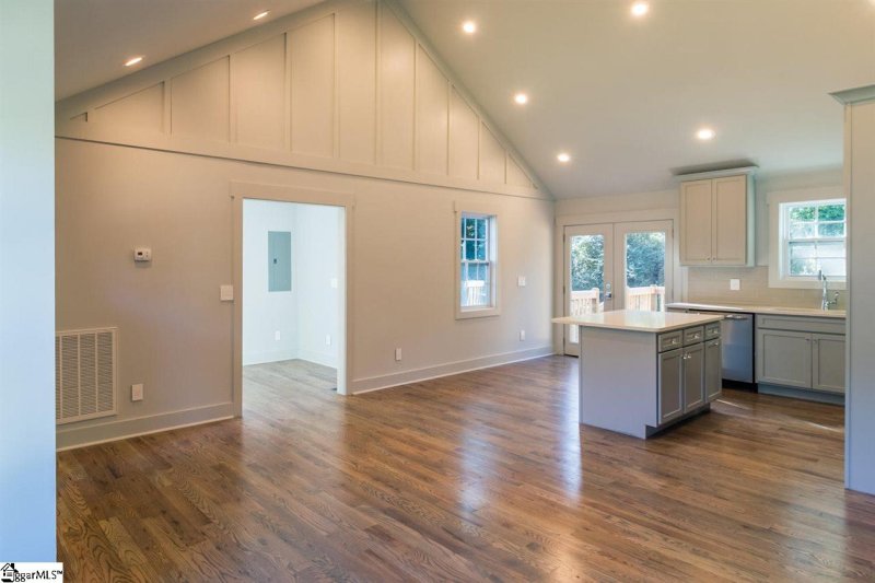 Property image 3 at 27 Gatling Avenue, Greenville, SC 29605