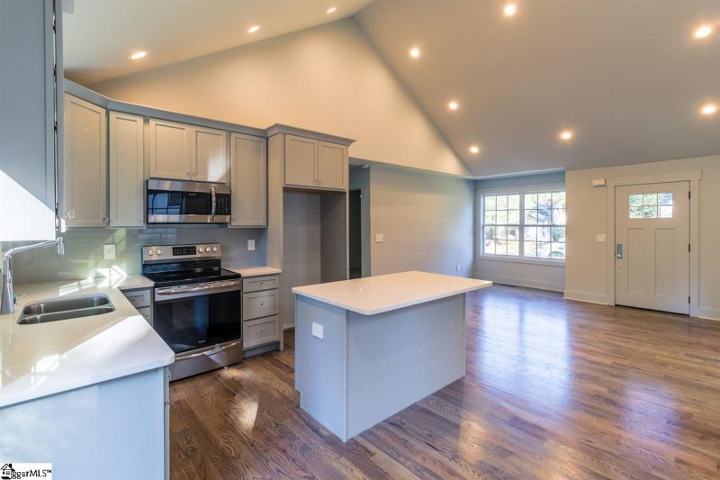 Property image 5 at 27 Gatling Avenue, Greenville, SC 29605