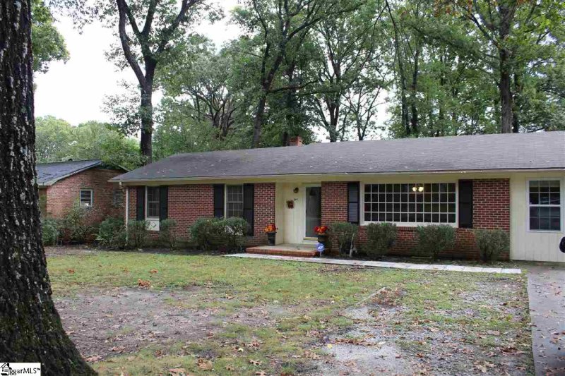 Property image 2 at 5 Bedford Lane, Taylors, SC 29687