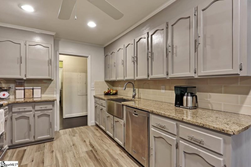 Property image 2 at 312 LAKEWOOD Circle, Greer, SC 29651