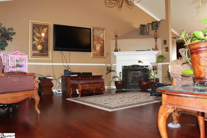 Property image 2 of 1 Scottbine Court in Panorama Farms, Greer, SC 29651
