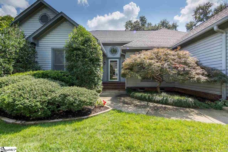 Property image 2 at 114 E Hypericum Lane, Greenville, SC 29615