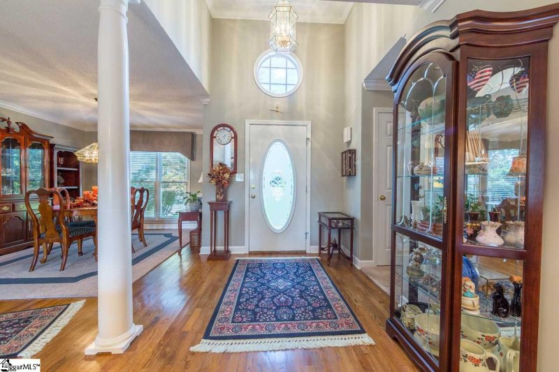 Property image 3 at 114 E Hypericum Lane, Greenville, SC 29615