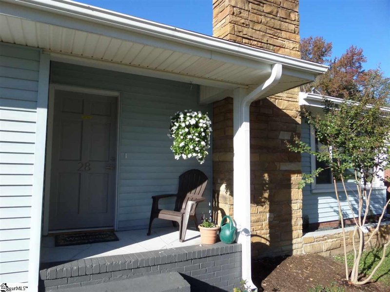 Property image 2 at 28 Cardinal Drive, Taylors, SC 29687