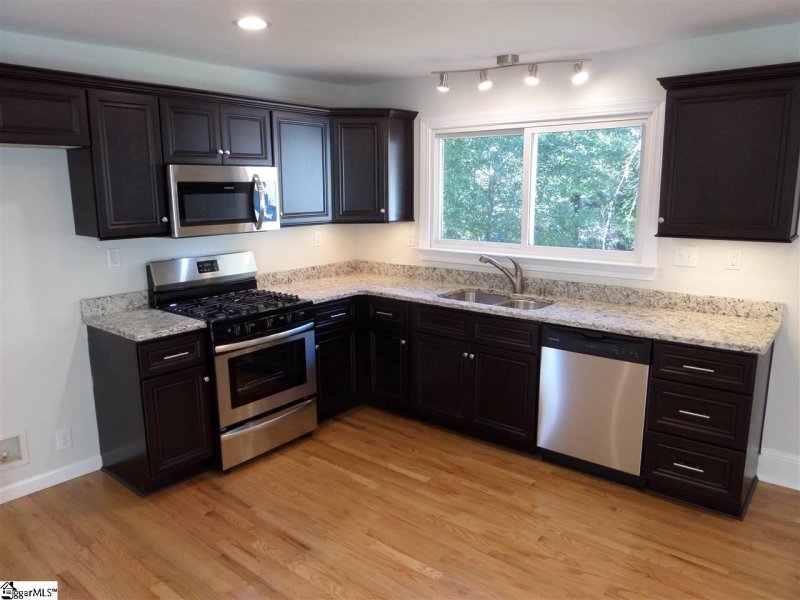 Property image 4 at 28 Cardinal Drive, Taylors, SC 29687