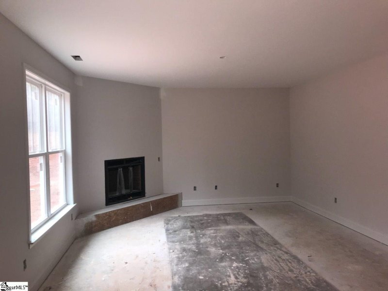 Property image 4 at 110 Creekland Way, Taylors, SC 29687